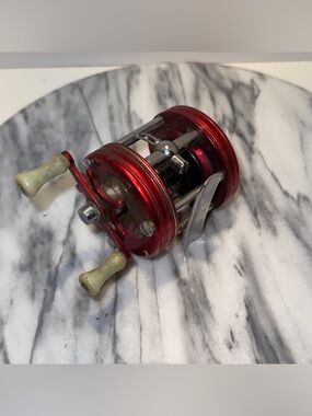 Vintage ABU Garcia Ambassadeur 5000 Red Fishing Reel Sweden 4-Screw